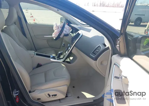 2016 Volvo Xc60 T5 Drive-E Premier из США, поврежденный, VIN YV440MDK7G2789134